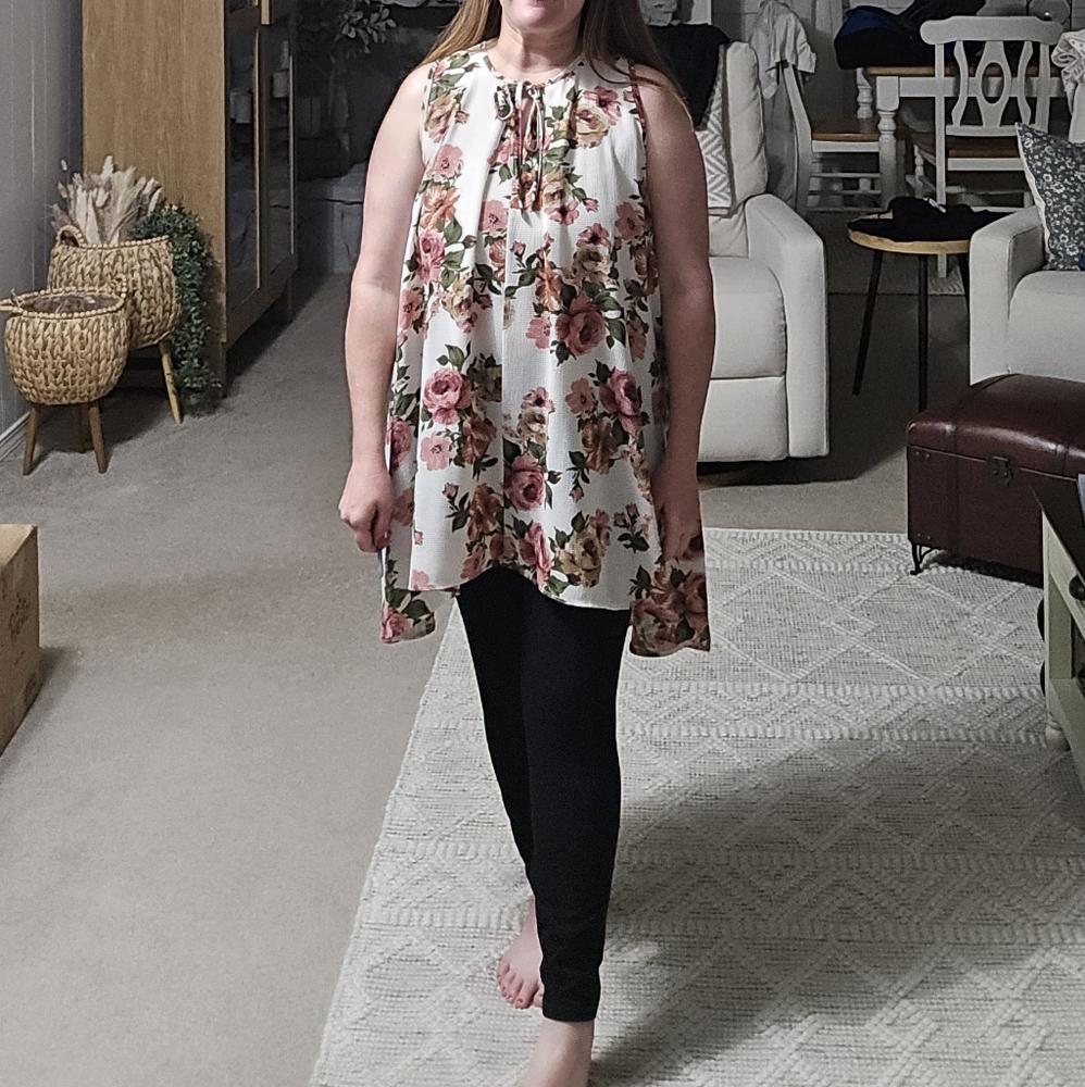 Chic Soul Floral Tunic - White and Pink, 1x